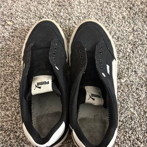 Puma Men's Black and White Sneakers